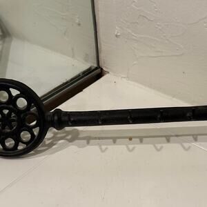 Vintage Cast Iron Skeleton Key Wall Hook Rack